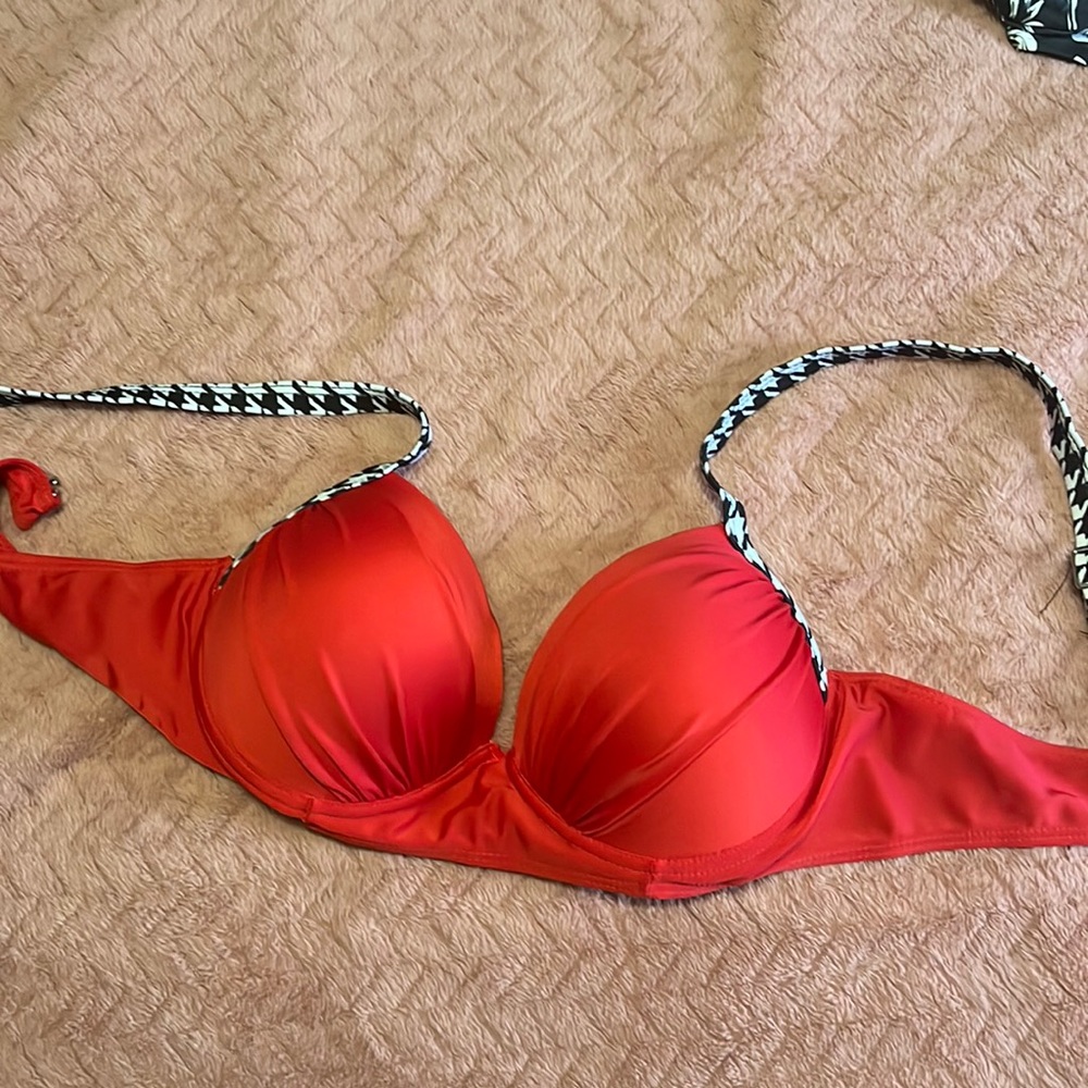 Large bathing suit top never worn